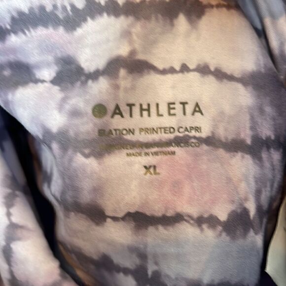 Athleta Elation Tie Dye Capri Leggings. Size XL. - Picture 9 of 12